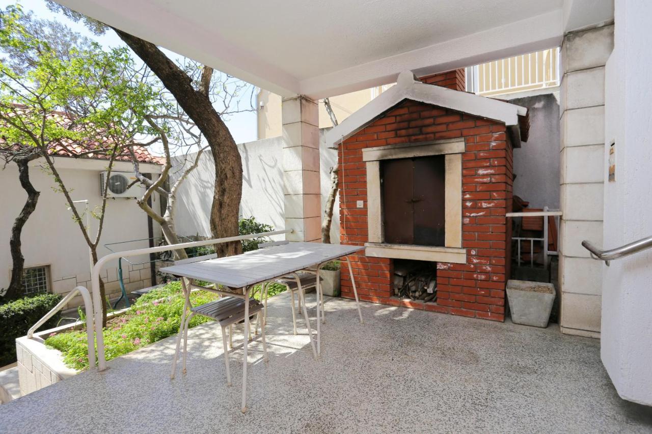 Apartments With A Parking Space Makarska - 9506 Exterior photo