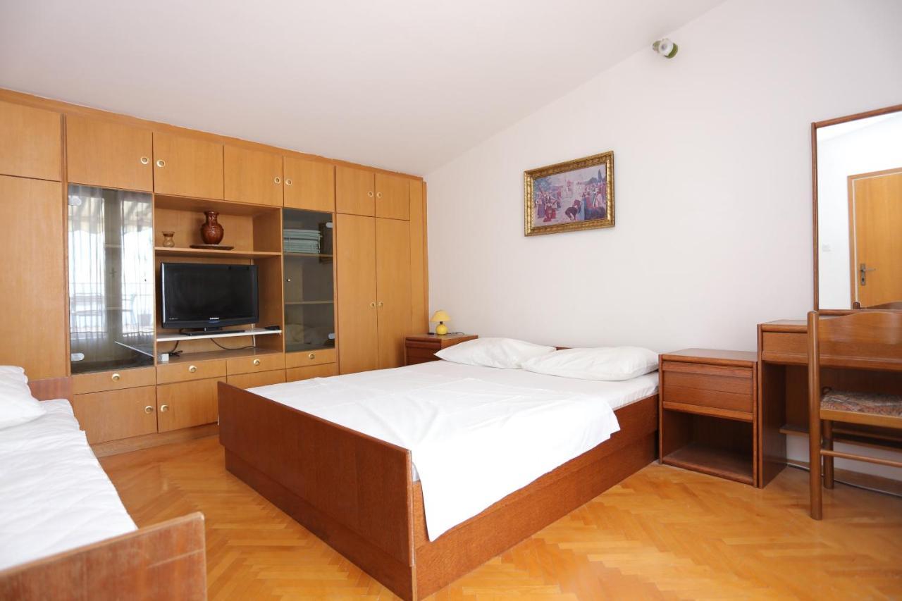 Apartments With A Parking Space Makarska - 9506 Exterior photo